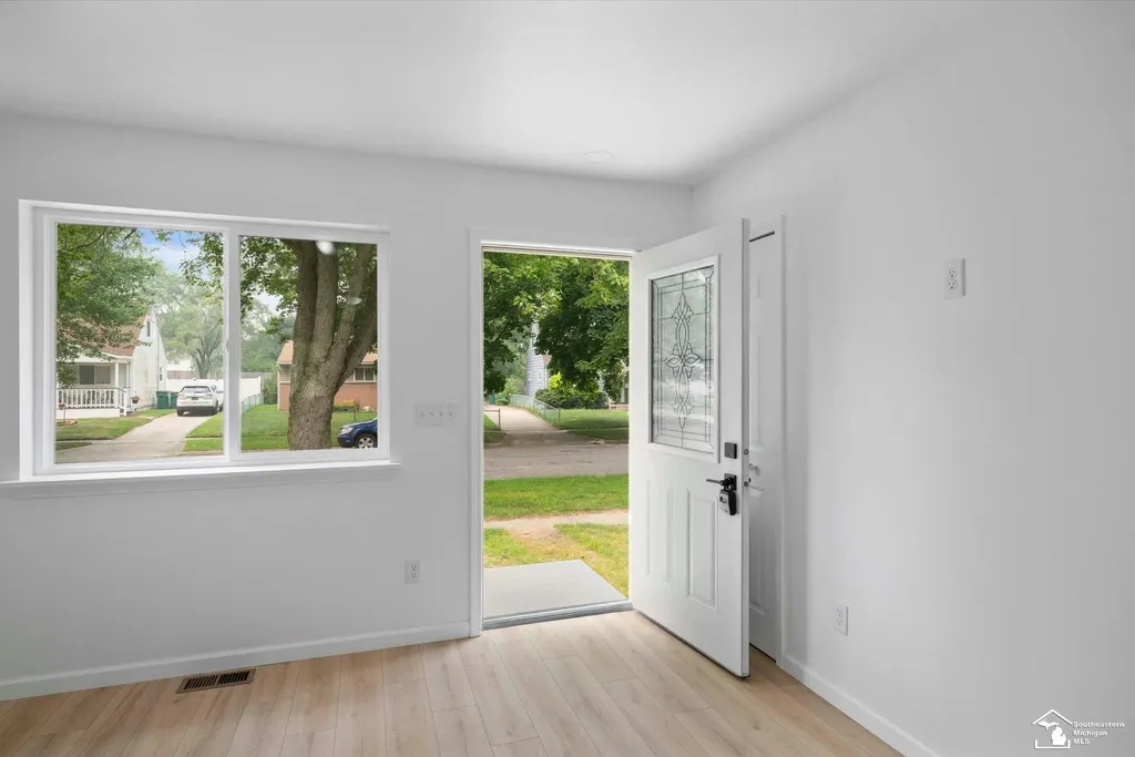 1152 Rambling Road Ypsilanti Charter Township MI 48198