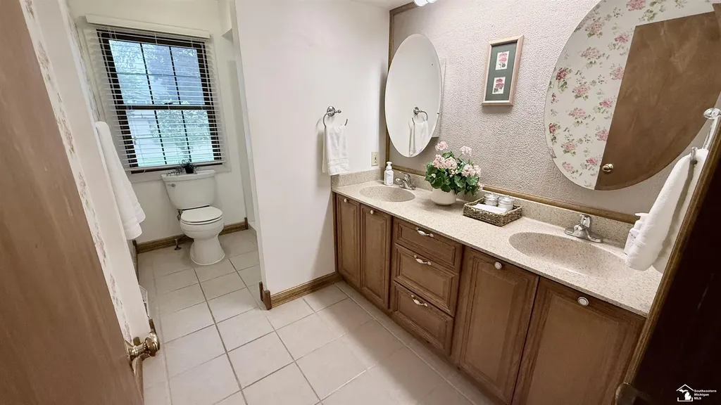 2038 Carisbrook Drive Bedford Township MI 48182