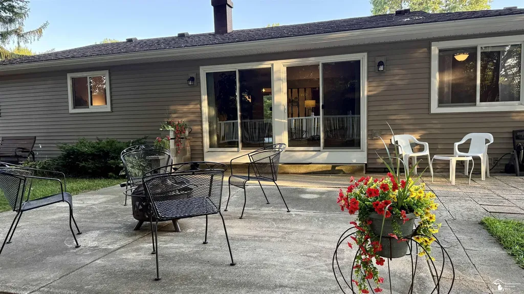 2038 Carisbrook Drive Bedford Township MI 48182