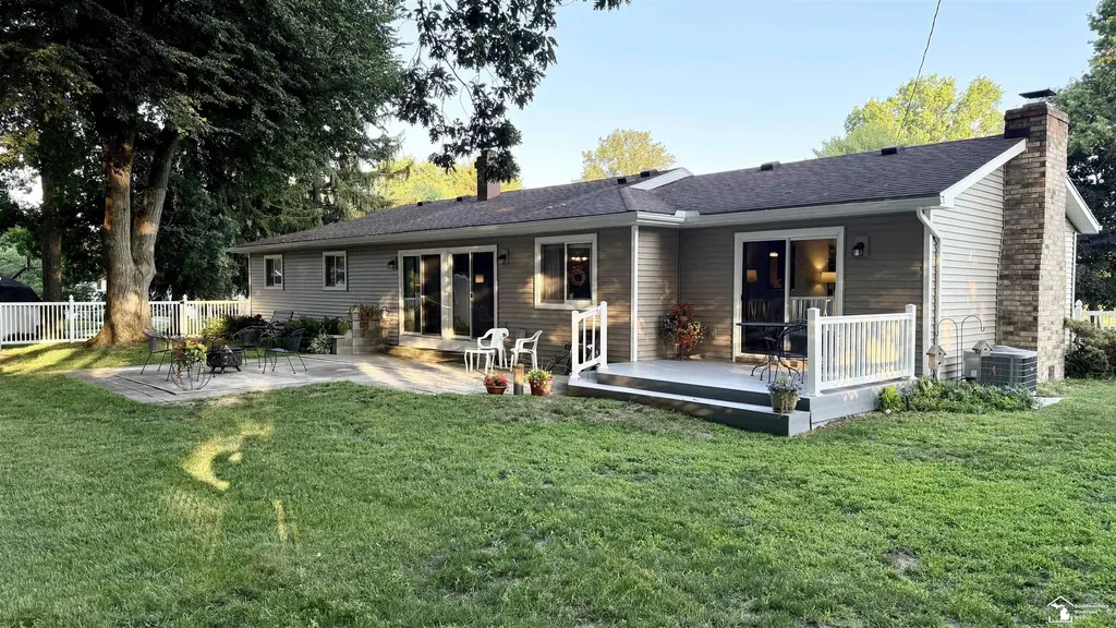 2038 Carisbrook Drive Bedford Township MI 48182