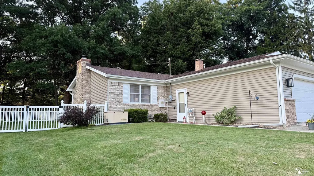 2038 Carisbrook Drive Bedford Township MI 48182