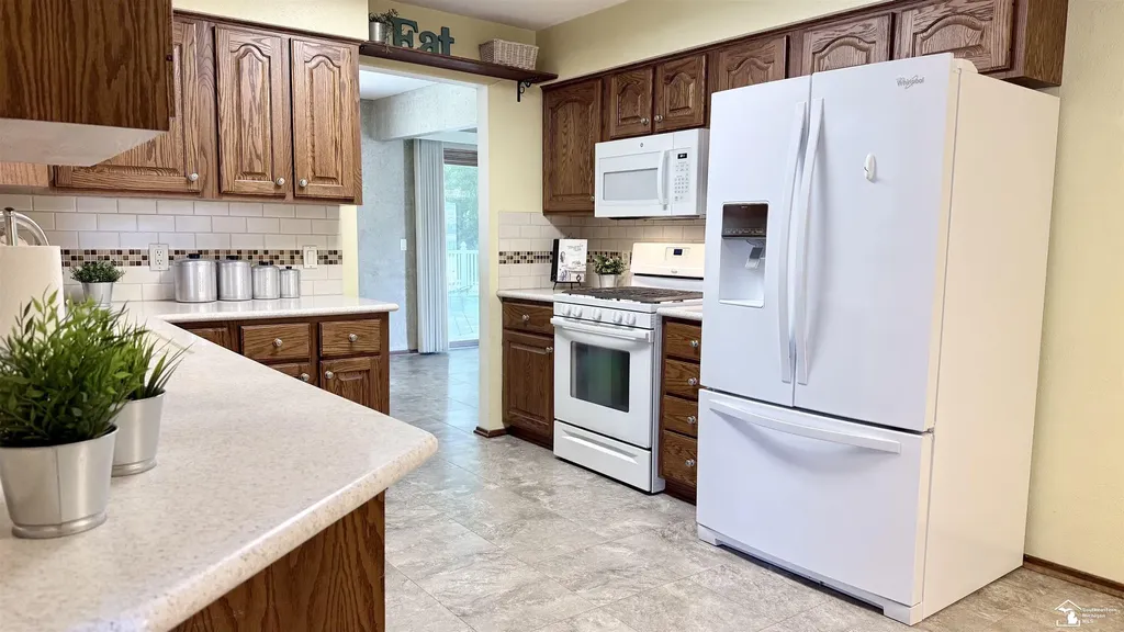 2038 Carisbrook Drive Bedford Township MI 48182