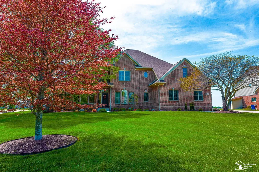 327 Pebble Beach Drive Frenchtown Township MI 48162