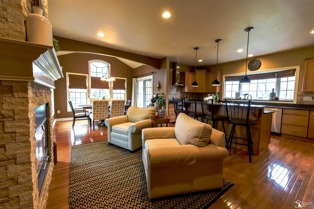 327 Pebble Beach Drive Frenchtown Township MI 48162