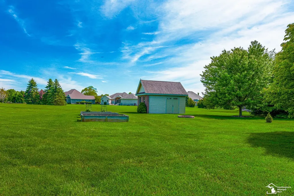 327 Pebble Beach Drive Frenchtown Township MI 48162