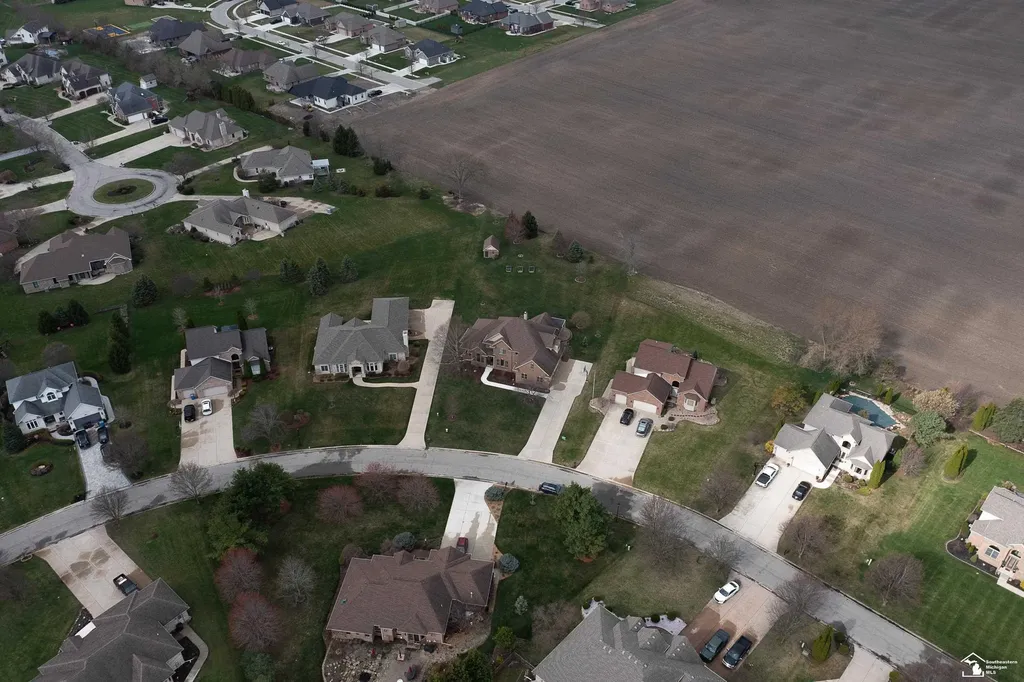327 Pebble Beach Drive Frenchtown Township MI 48162