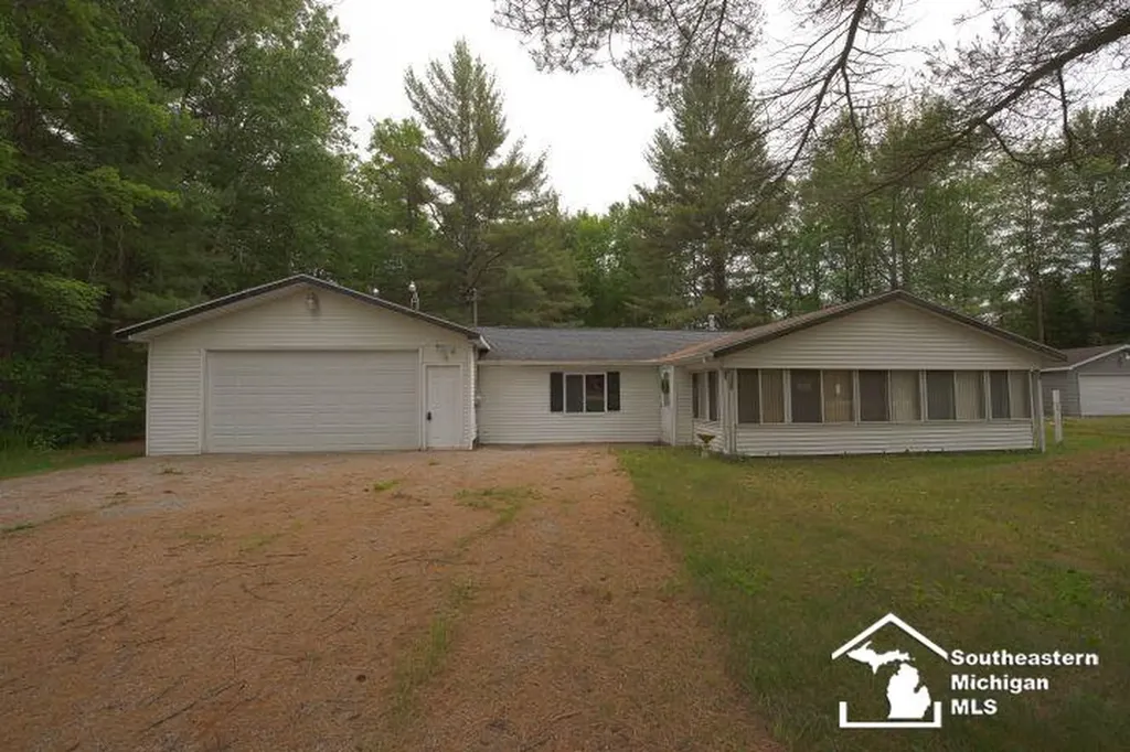 7798 Oak Road Richfield Township MI 48656