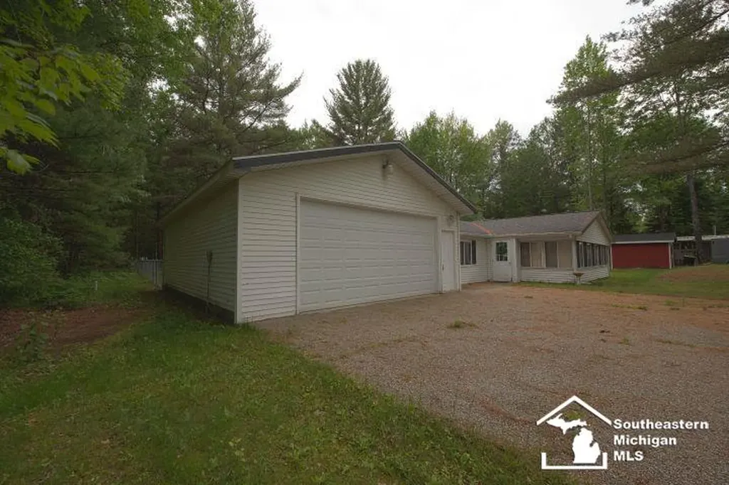 7798 Oak Road Richfield Township MI 48656