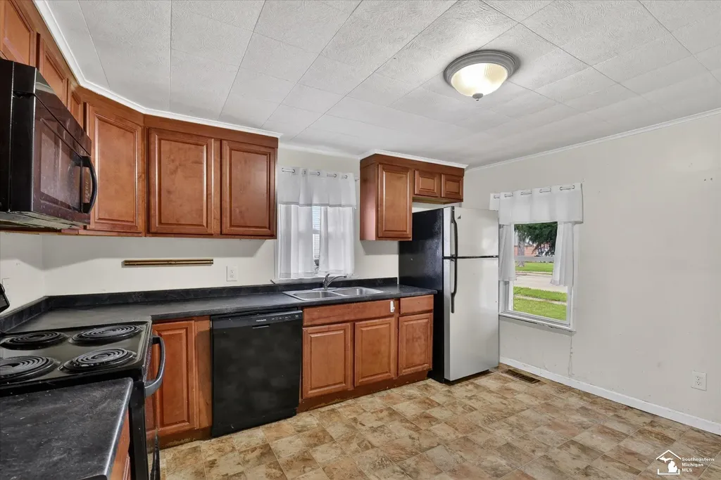 729 Obrien Street Monroe City MI 48161