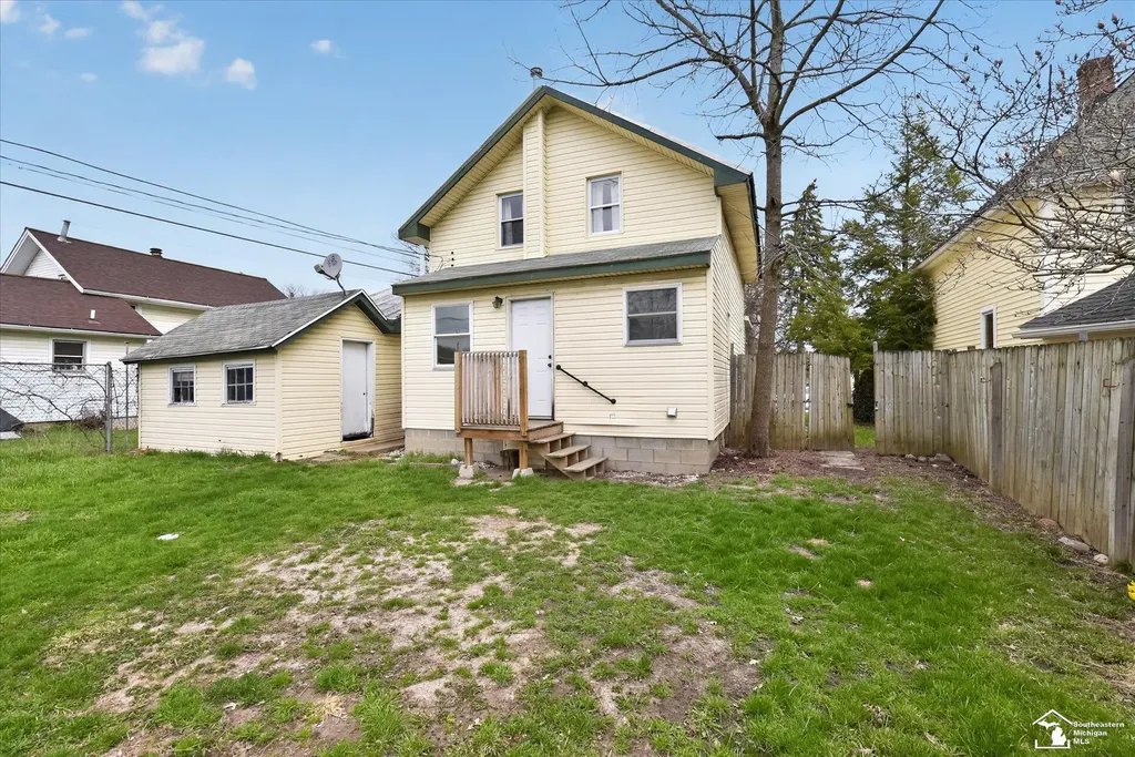729 Obrien Street Monroe City MI 48161