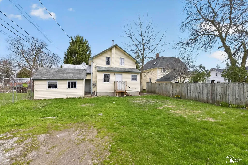 729 Obrien Street Monroe City MI 48161