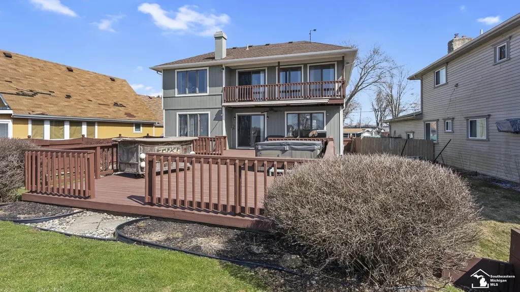 30990 Bayview Drive Gibraltar City MI 48173
