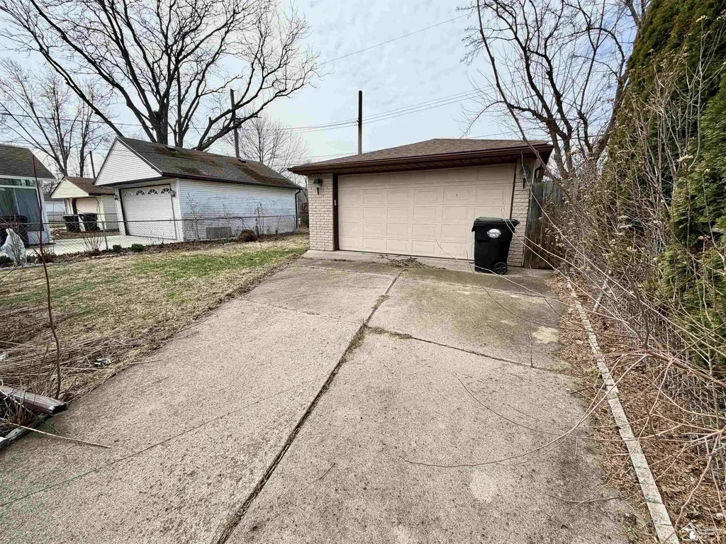 25920 Reeck Road Woodhaven City MI 48183