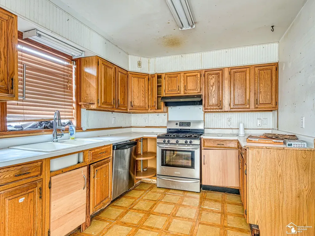 836 Lincoln Street Jackson City MI 49202