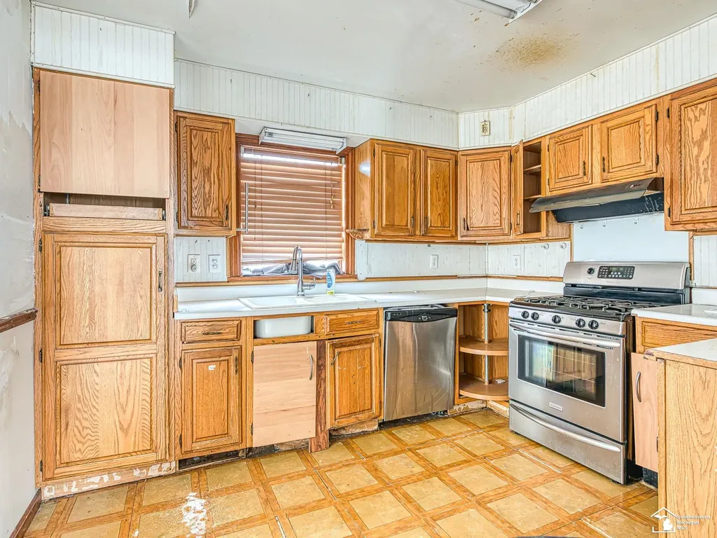 836 Lincoln Street Jackson City MI 49202