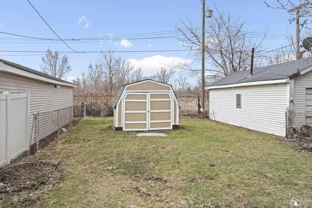 6590 S Huron River Drive South Rockwood Village MI 48179