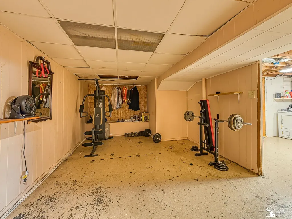 34627 Nancy Street Westland City MI 48186