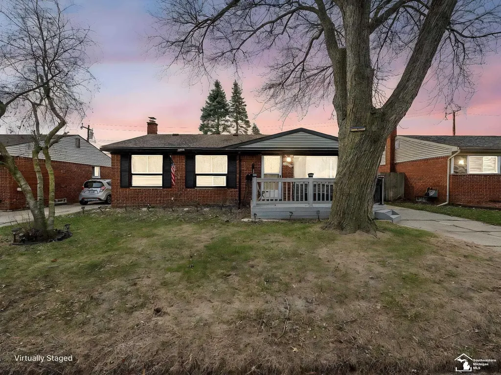 34627 Nancy Street Westland City MI 48186