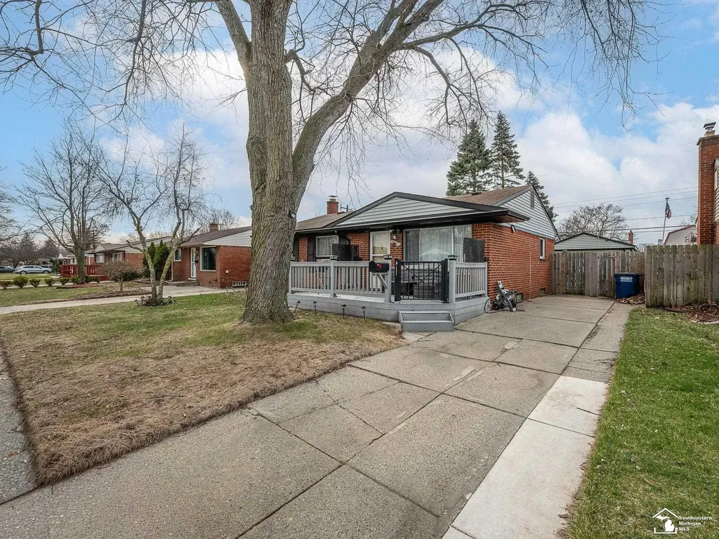 34627 Nancy Street Westland City MI 48186