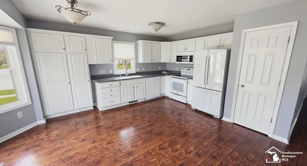 2140 Delaware Lane Road Unknown City MI 48182