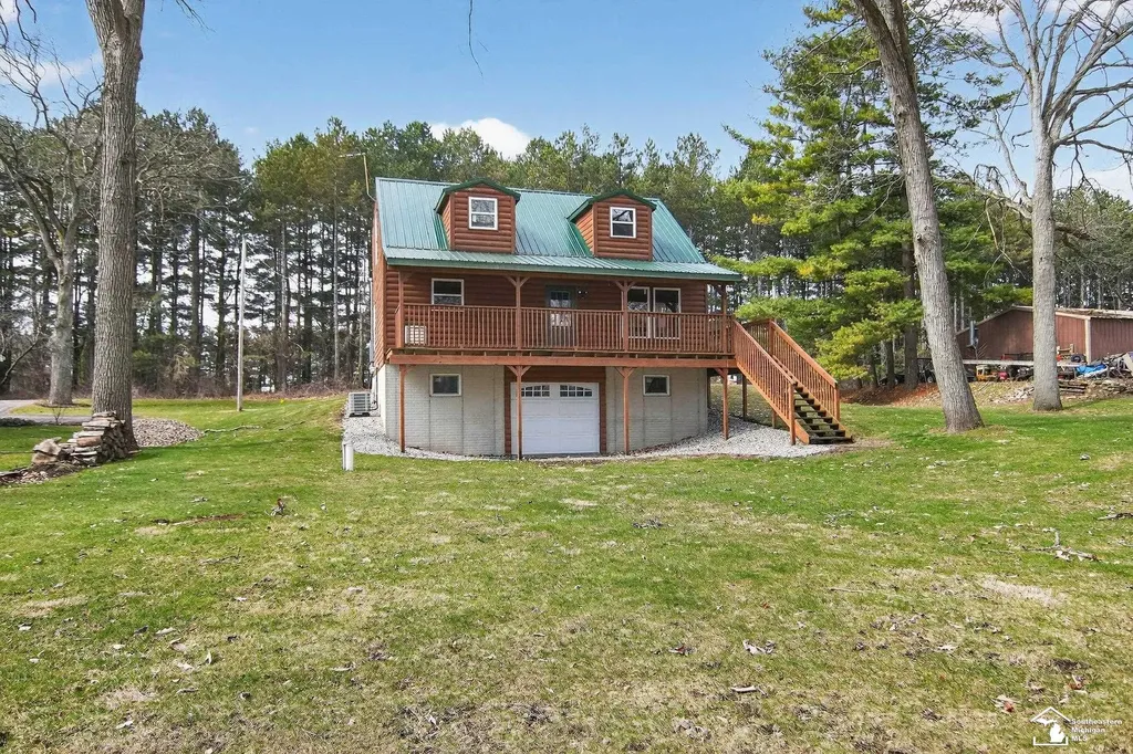 283 Fremont Road Algansee Township MI 49036