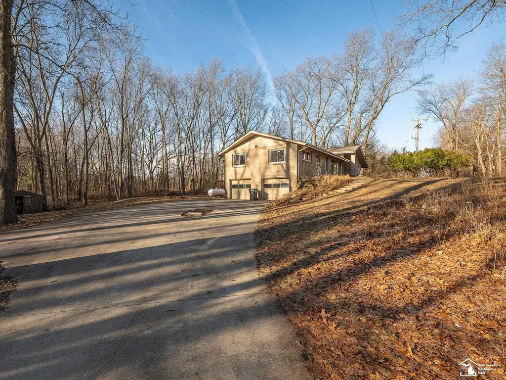 1795 Richards Road Liberty Township MI 49234