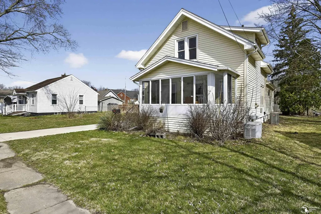 321 Cherry Street Blissfield Village MI 49228