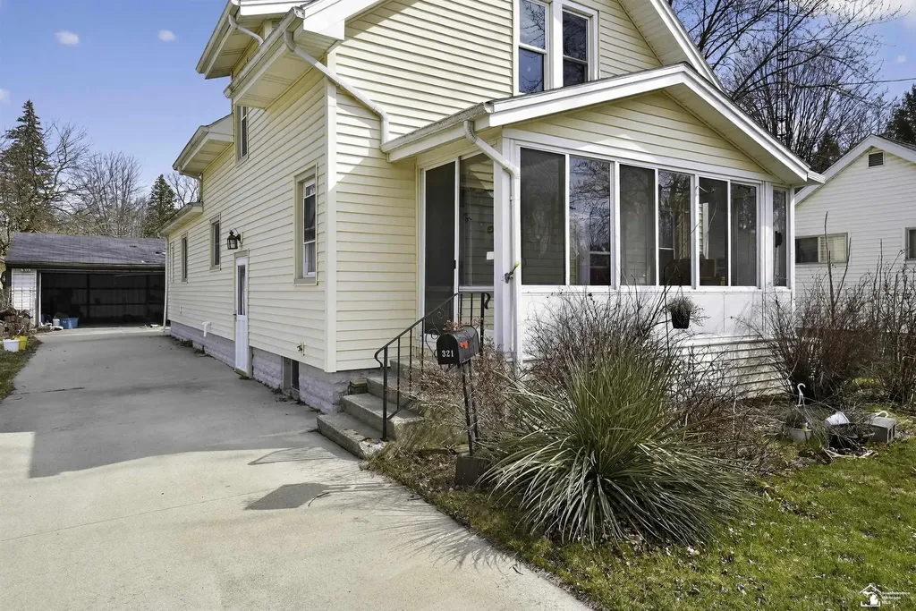 321 Cherry Street Blissfield Village MI 49228