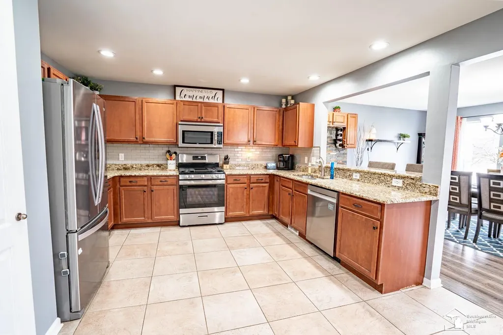 835 Golf Ridge Circle Dundee Village MI 48131
