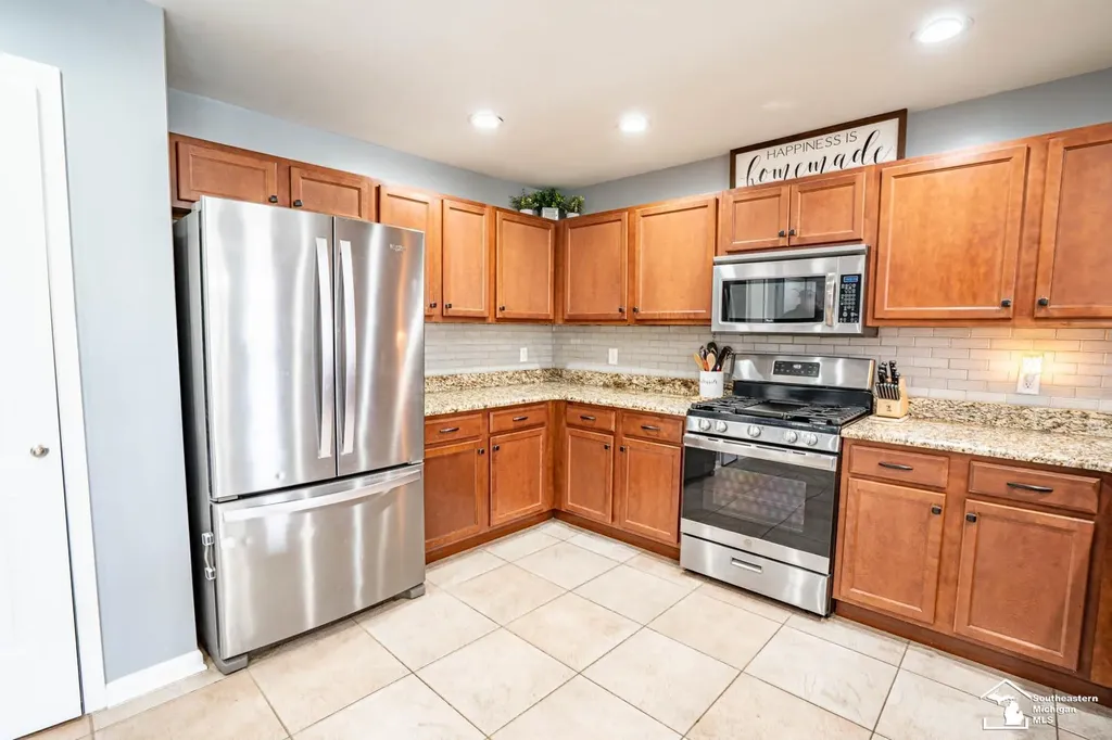 835 Golf Ridge Circle Dundee Village MI 48131