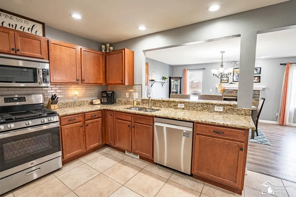835 Golf Ridge Circle Dundee Village MI 48131