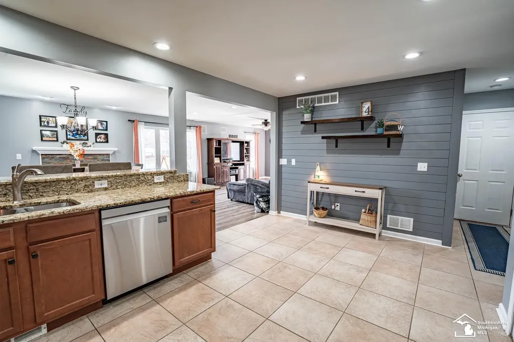 835 Golf Ridge Circle Dundee Village MI 48131