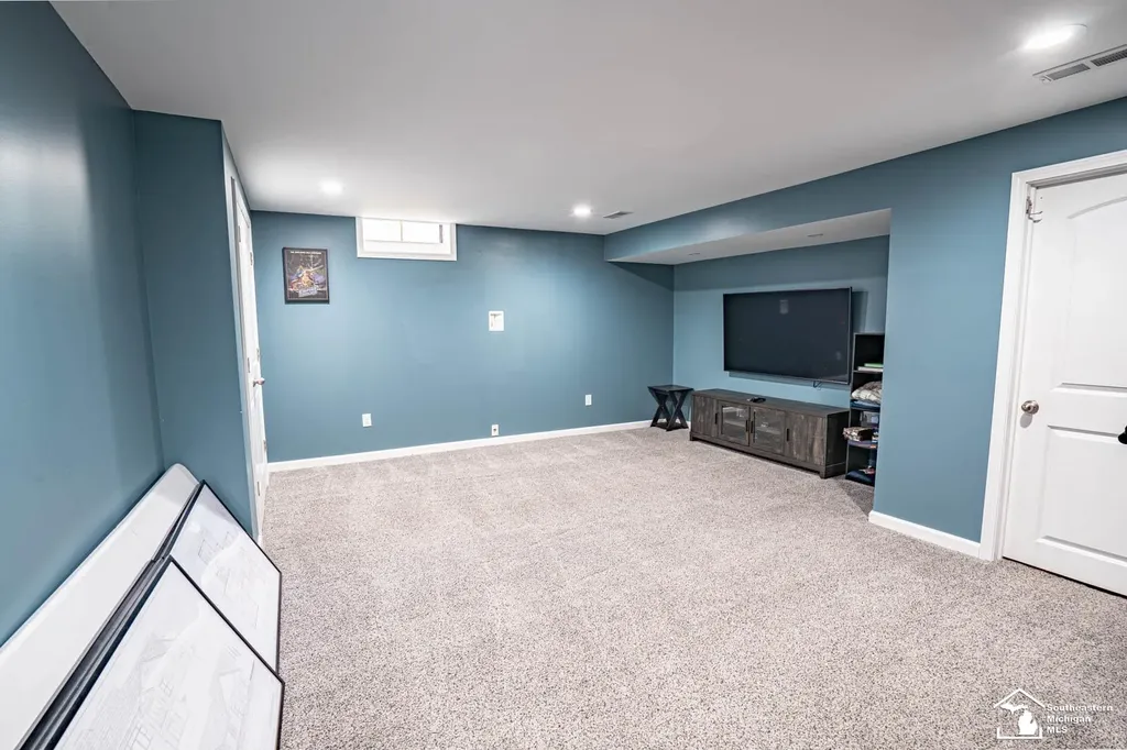 835 Golf Ridge Circle Dundee Village MI 48131