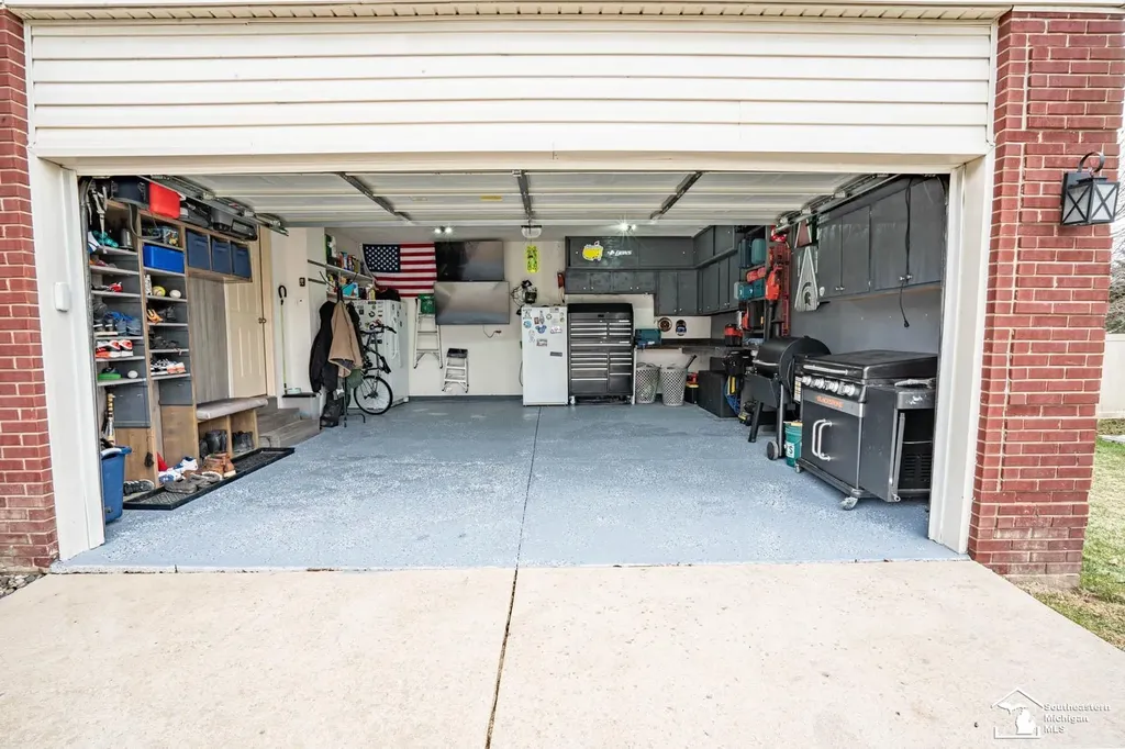 835 Golf Ridge Circle Dundee Village MI 48131