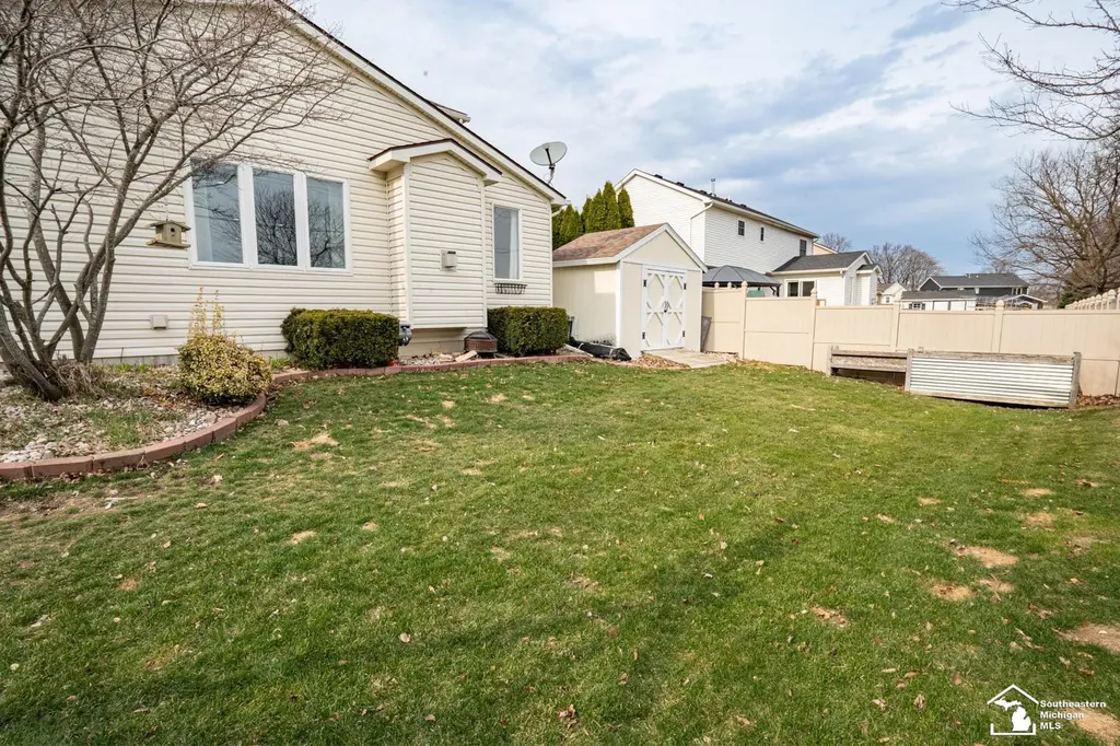 835 Golf Ridge Circle Dundee Village MI 48131