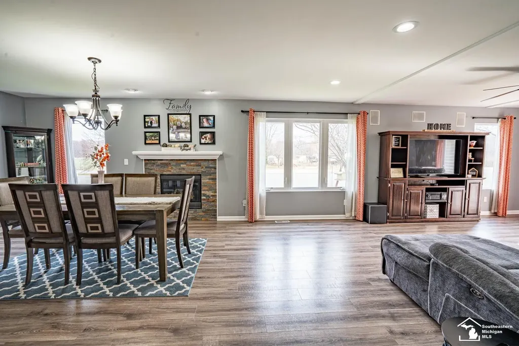835 Golf Ridge Circle Dundee Village MI 48131