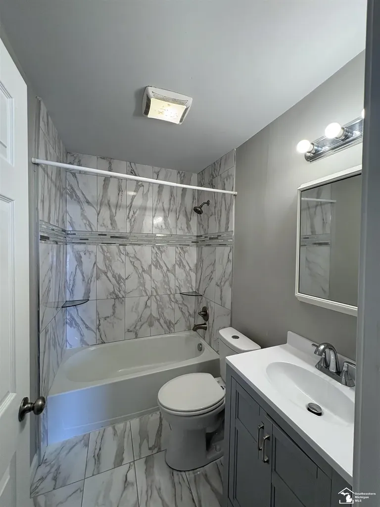 13910 Couwlier Avenue Warren City MI 48089