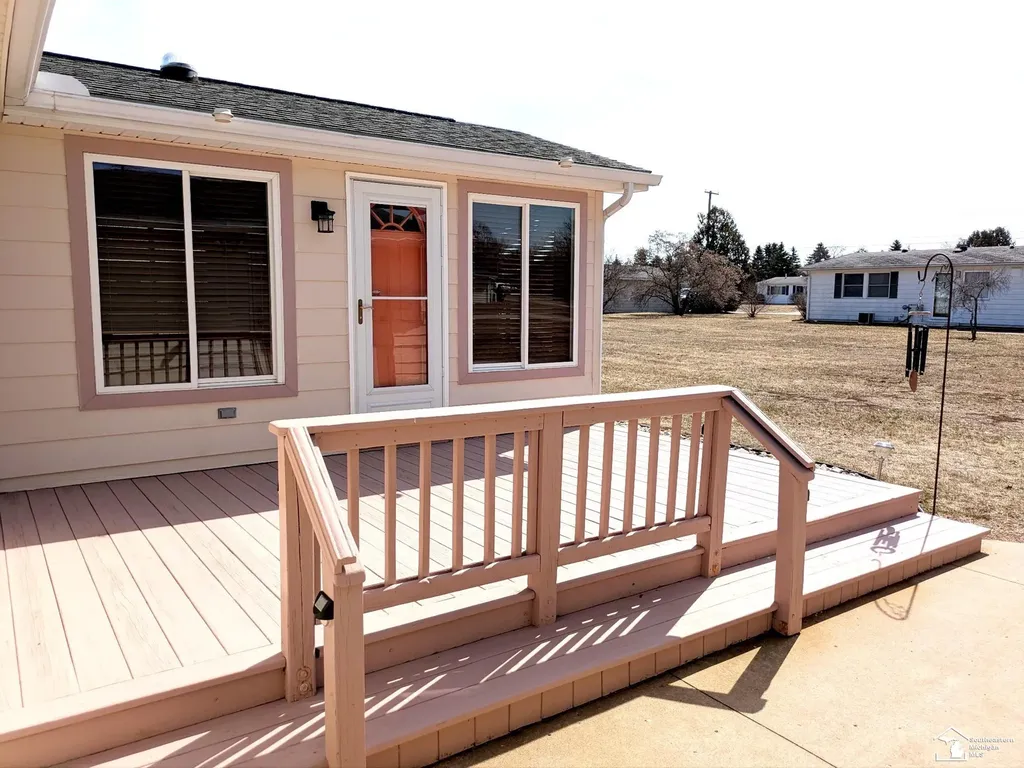 10033 8th Street Oscoda Charter Township MI 48750