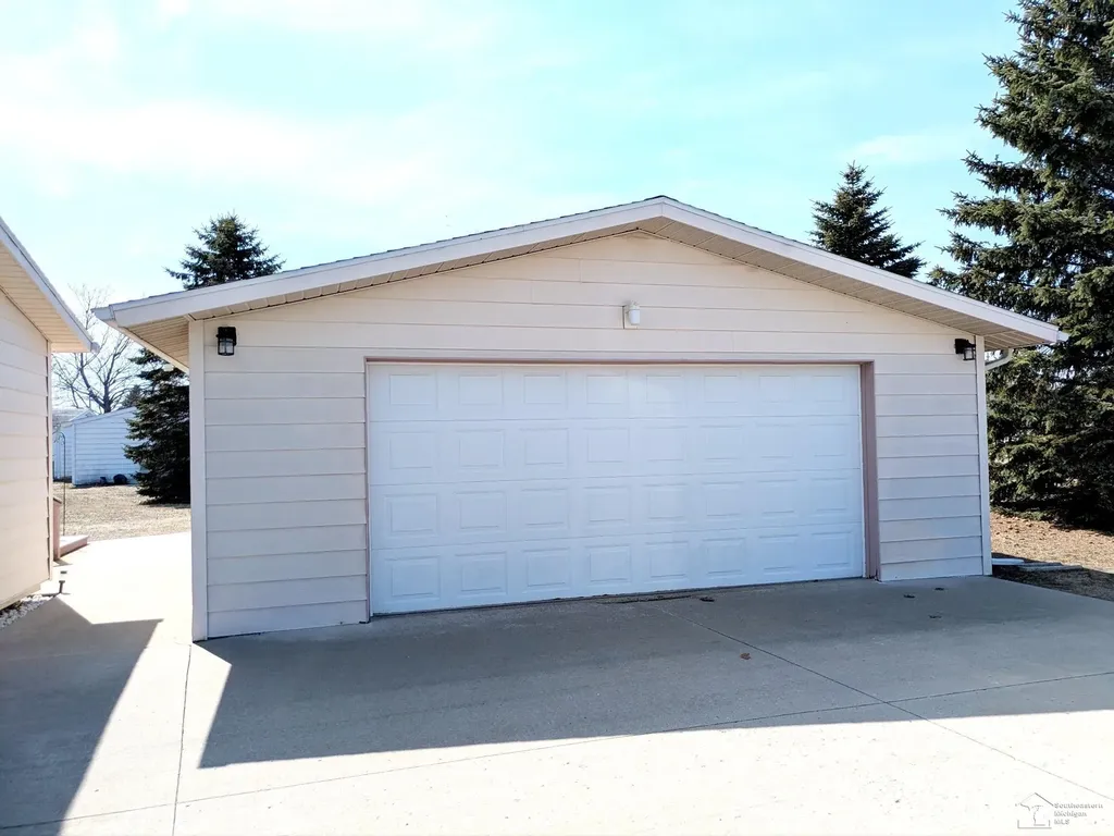 10033 8th Street Oscoda Charter Township MI 48750
