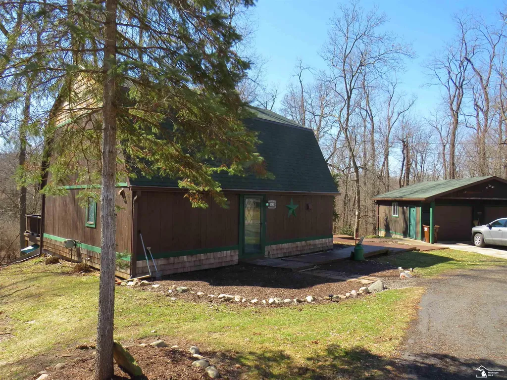 1193 Sand Lake Highway Cambridge Township MI 49265
