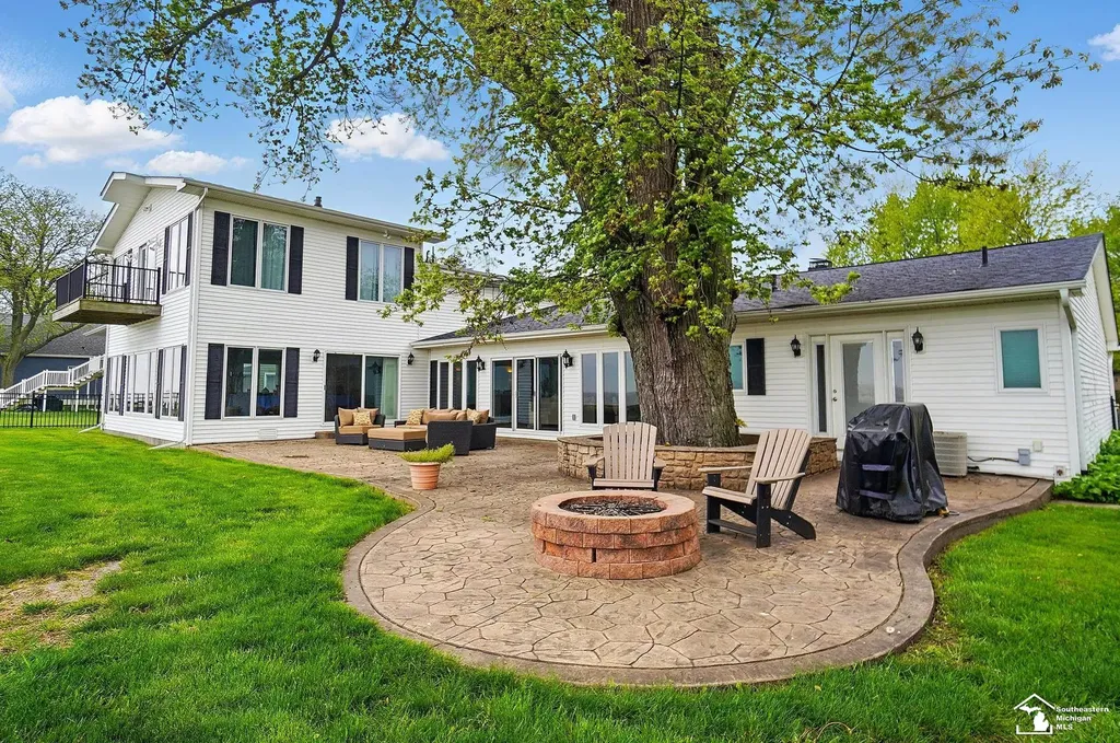 13542 Venetian Drive Monroe Charter Township MI 48161