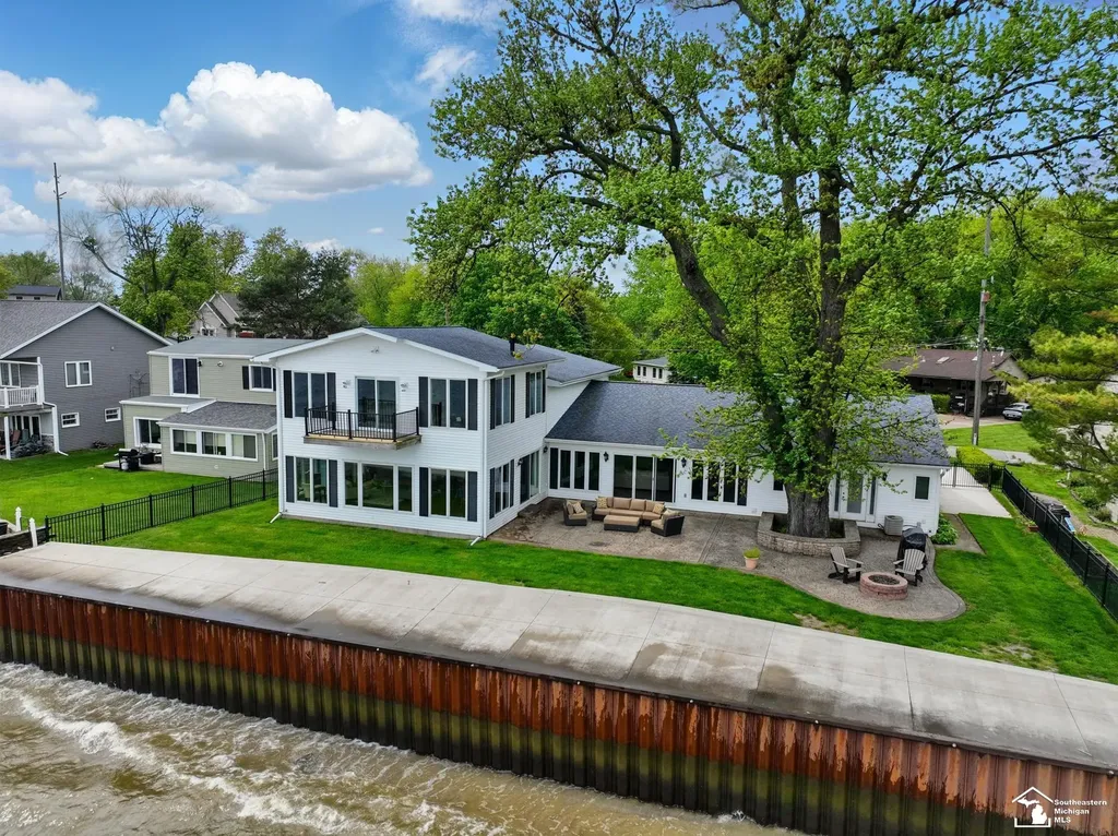 13542 Venetian Drive Monroe Charter Township MI 48161