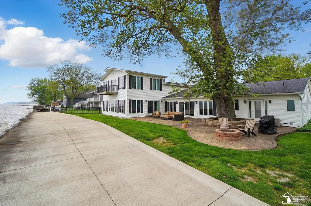 13542 Venetian Drive Monroe Charter Township MI 48161