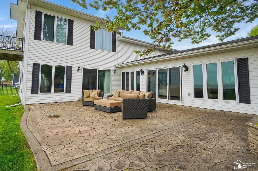 13542 Venetian Drive Monroe Charter Township MI 48161