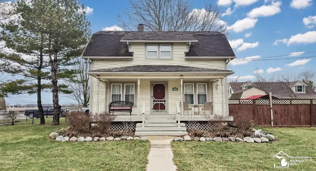 6964 S Huron River Drive South Rockwood Village MI 48179