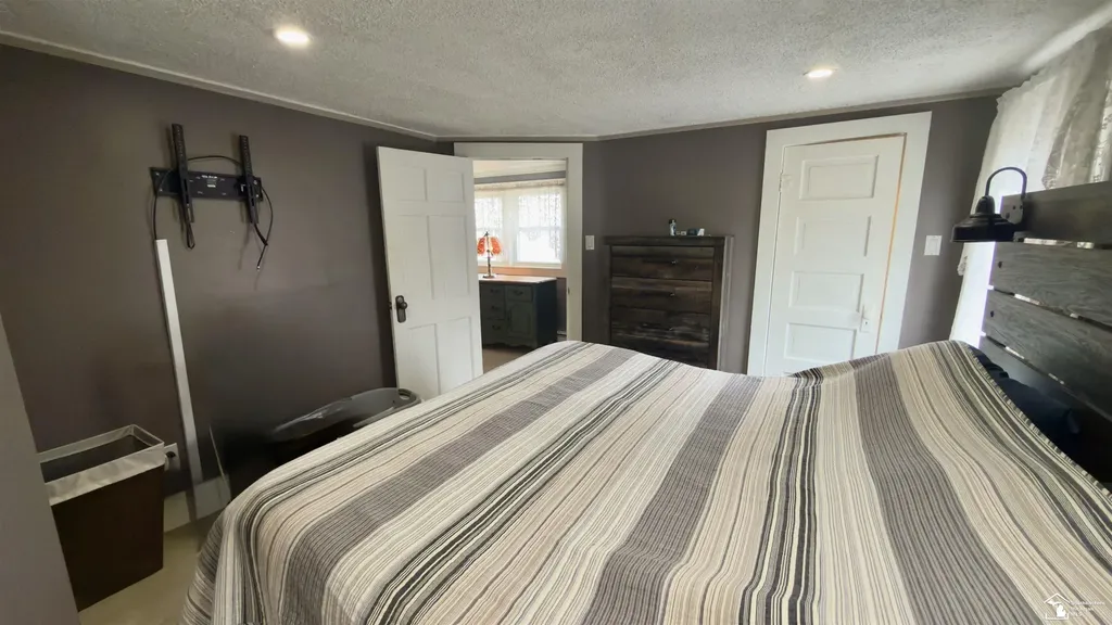 6964 S Huron River Drive South Rockwood Village MI 48179