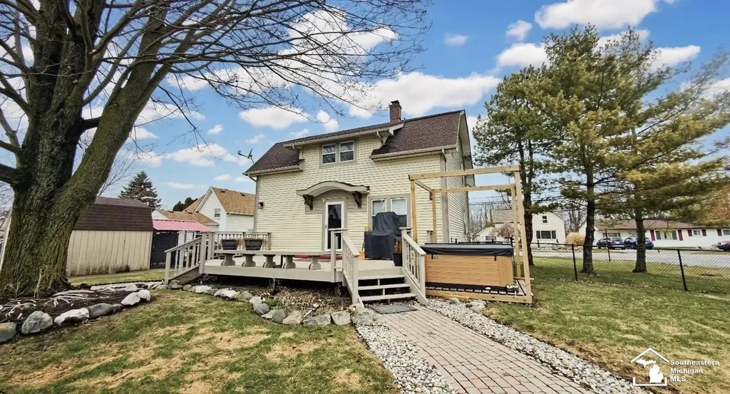 6964 S Huron River Drive South Rockwood Village MI 48179