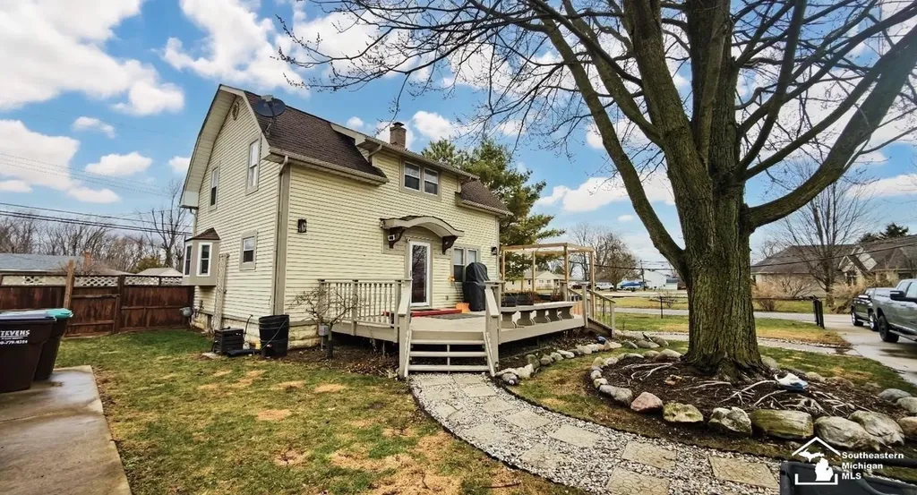 6964 S Huron River Drive South Rockwood Village MI 48179