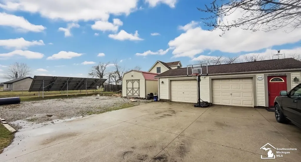 6964 S Huron River Drive South Rockwood Village MI 48179