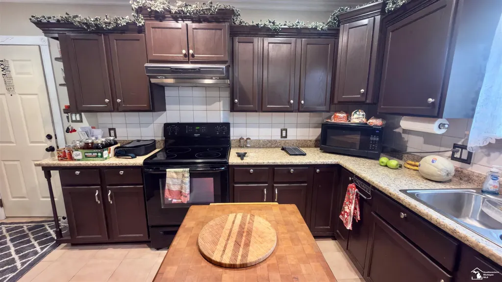 6964 S Huron River Drive South Rockwood Village MI 48179